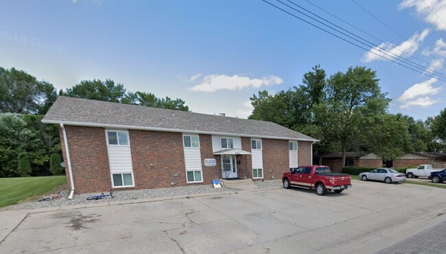 Building Photo - Spacious 2-Bed, 1-Bath Apartment Just 15 Minutes from Fargo