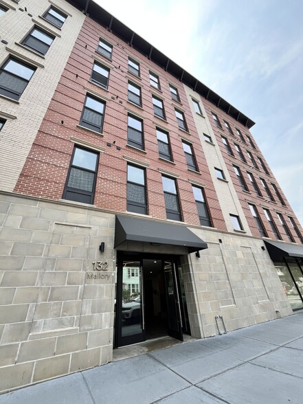 132 Mallory Ave 301 - 138 Mallory Ave
