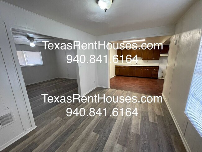 Building Photo - $750 Rent for a Cute Cozy Home!!!