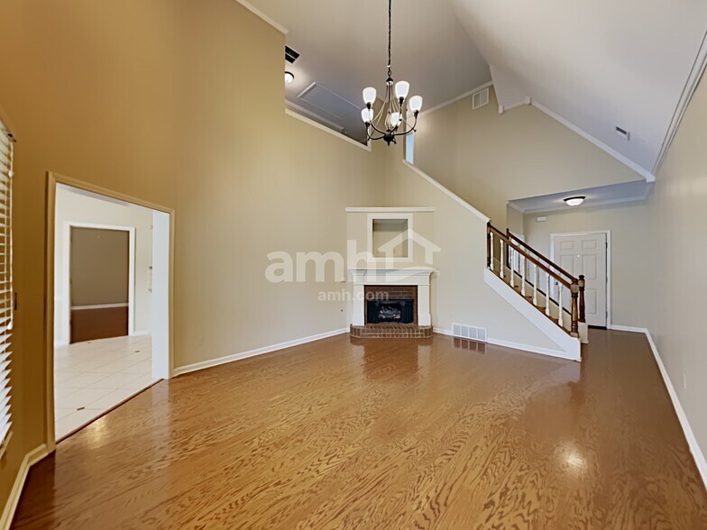 Building Photo - 1115 Hunters Green Cir S
