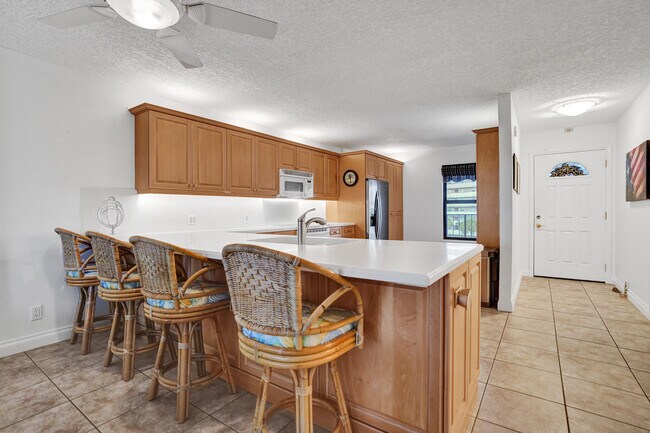 Building Photo - 1627 Riverview Rd