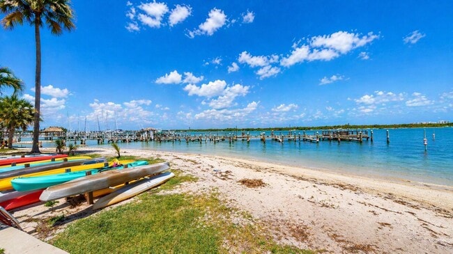 Building Photo - 1300 Seaway Dr