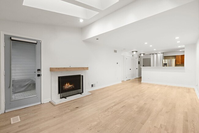 Building Photo - 766 Spinnaker Ct