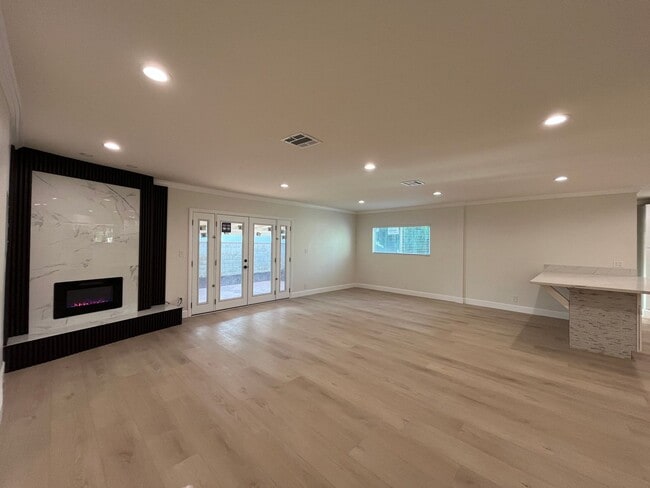 Building Photo - Upgraded + freshly prepped 3+2.5 in Granada Hills!