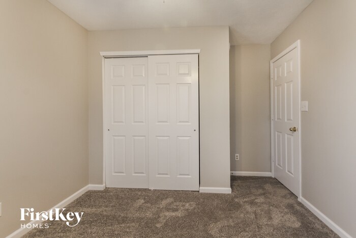Building Photo - 757 Kingston Cir