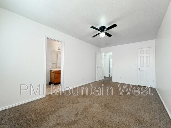 Building Photo - 49 S 200 W