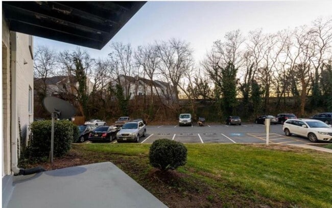 Building Photo - Spacious and Newly Remodelled at the Fairm...