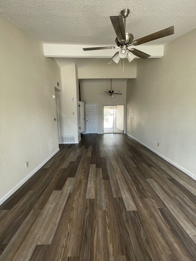 Building Photo - 849 Montera Rd