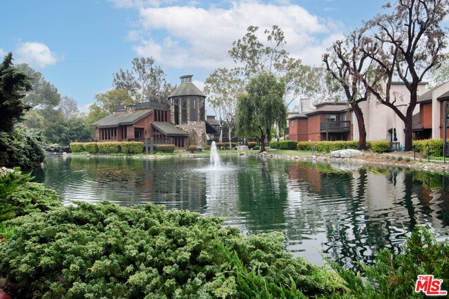 Building Photo - 11201 Summertime Ln