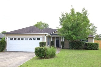Building Photo - 5313 Vine Dr