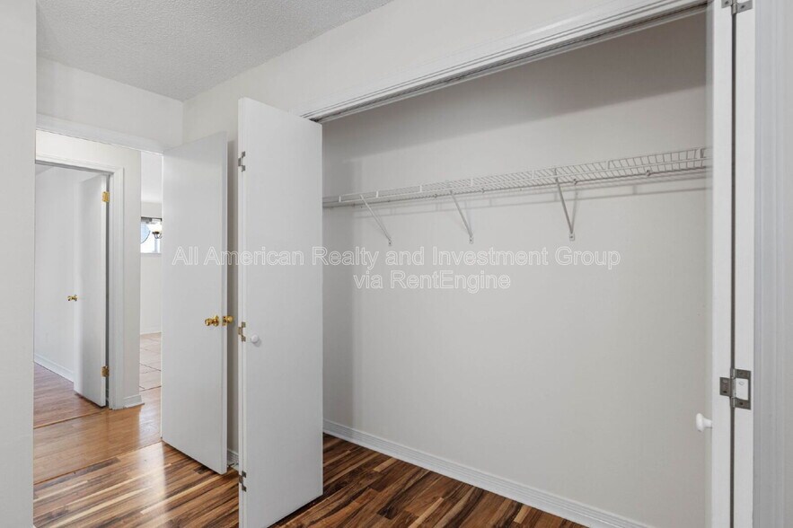 Building Photo - 1721 Colonial Ct