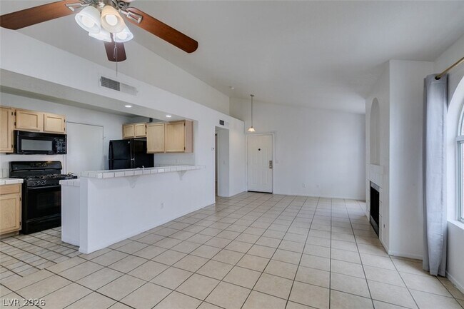 Building Photo - 7570 W Flamingo Rd