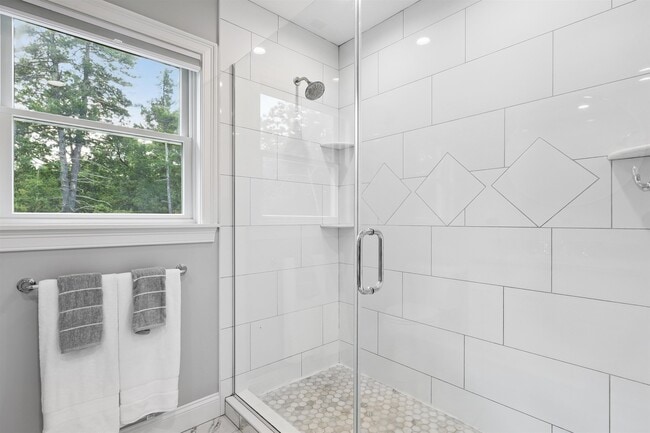 Building Photo - 22 Austin Ln