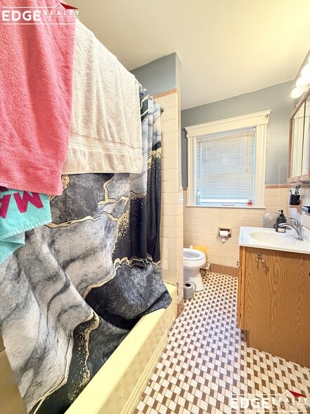 Building Photo - 30 Slade St