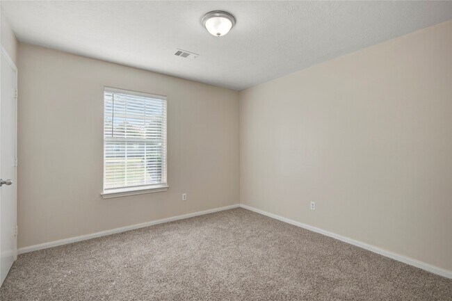 Building Photo - 16145 Sun View Ln