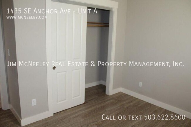 Building Photo - 1435 SE Anchor Ave