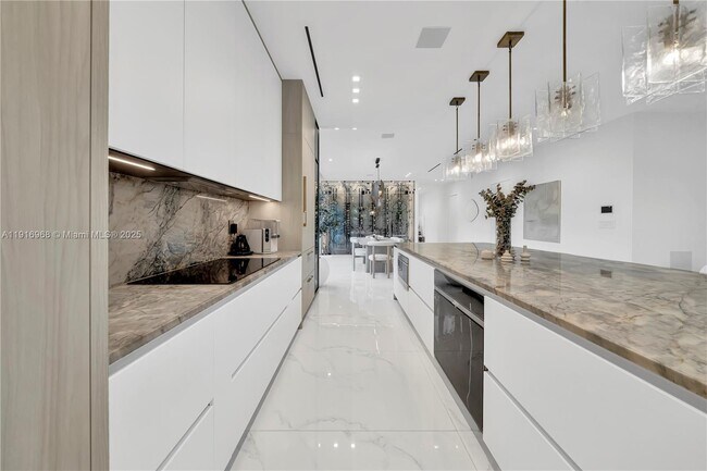 Building Photo - 34 SW 26th Rd