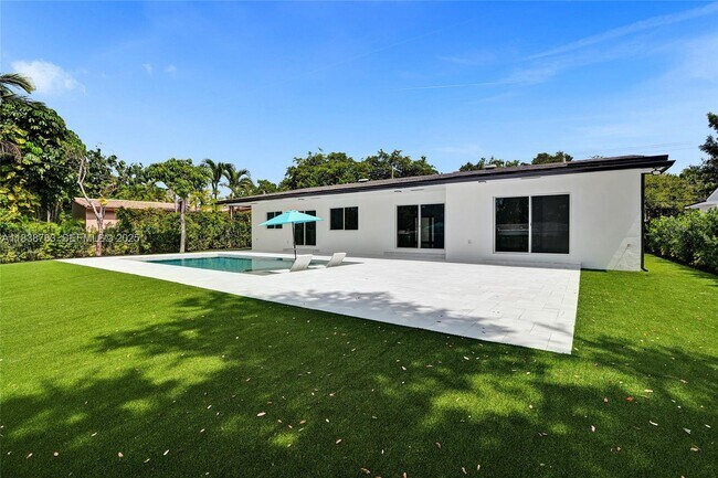 Building Photo - 1840 NE 199th St