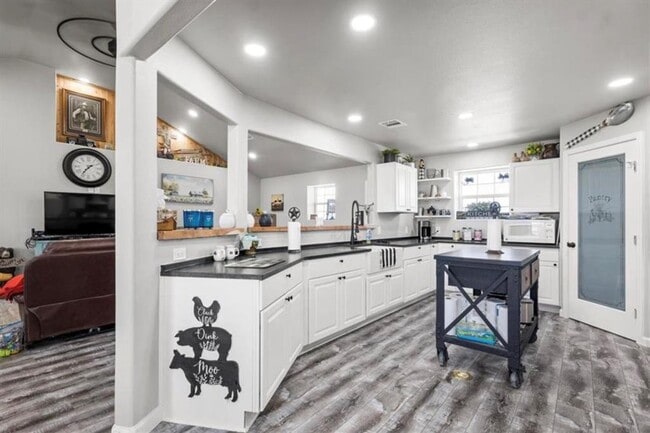 Building Photo - 7027 FM971