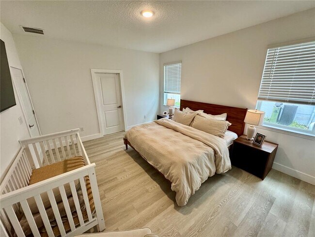Building Photo - 4330 Davos Dr