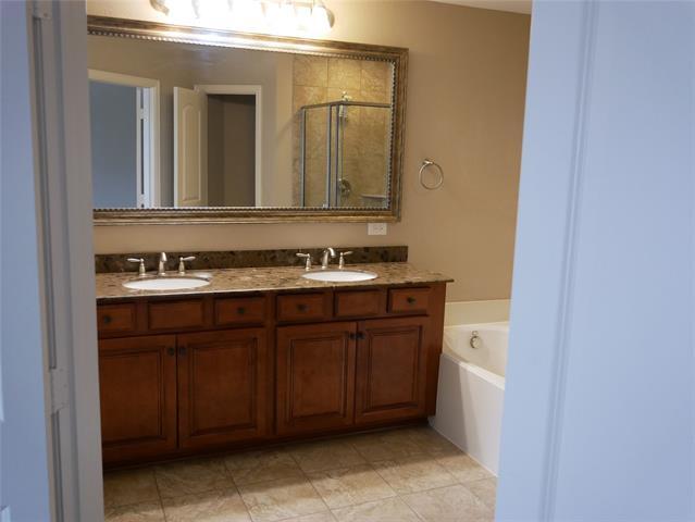 Building Photo - 2681 Chambers Dr