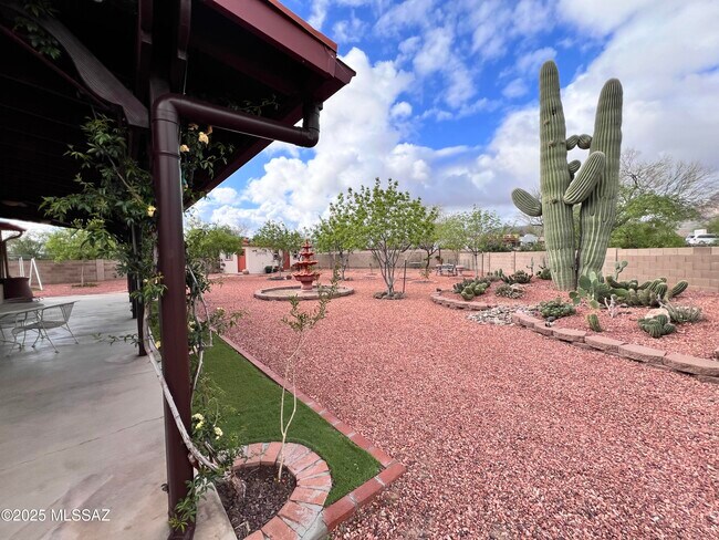 Building Photo - 8679 N Ahwatukee Way