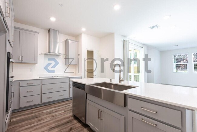 Building Photo - Unit