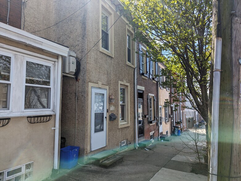 Primary Photo - 3422 Crawford St
