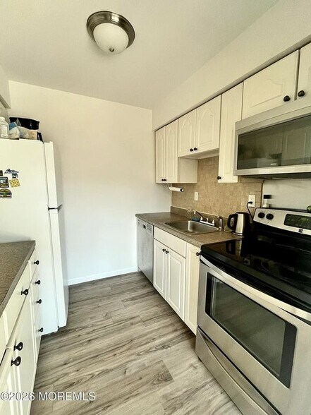 Building Photo - 14 Hilltop Terrace