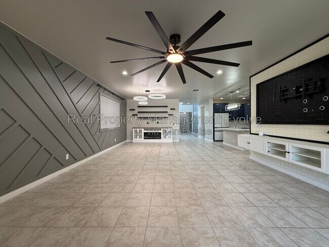 Building Photo - 5352 W Farmhand Dr
