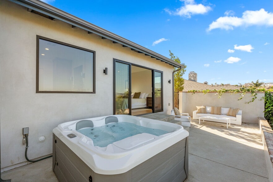 Jacuzzi off of Primary Bedroom - 4301 Don Arellanes Dr