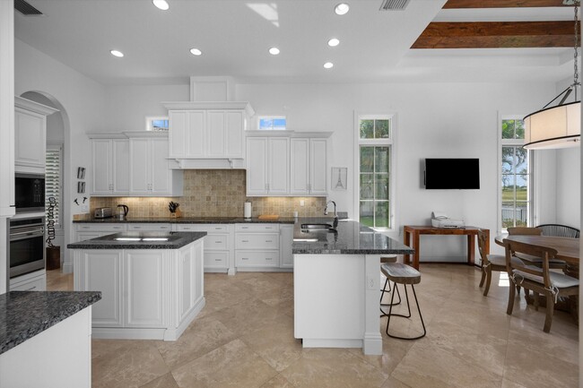 Building Photo - 12200 Sunnydale Dr