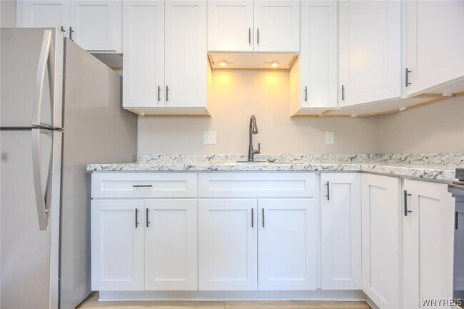 Building Photo - 6379 Robinson Rd