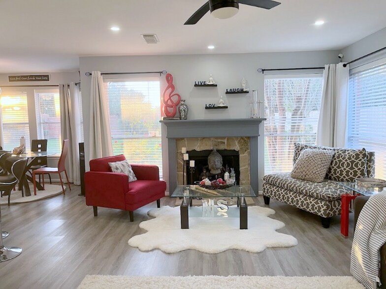 Building Photo - 4315 Trailwood Dr
