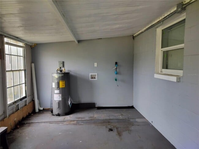 Building Photo - 3635 State Rd 60