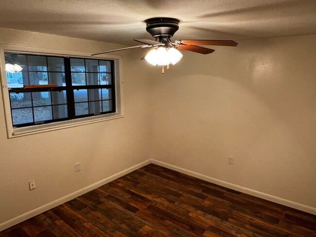 Building Photo - 506 Le Conte St