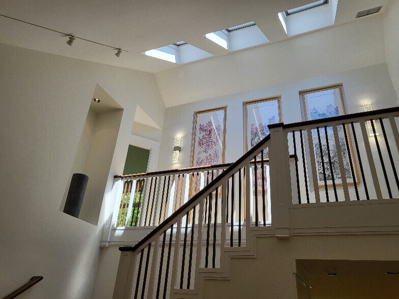 Building Photo - 423 Concord Rd