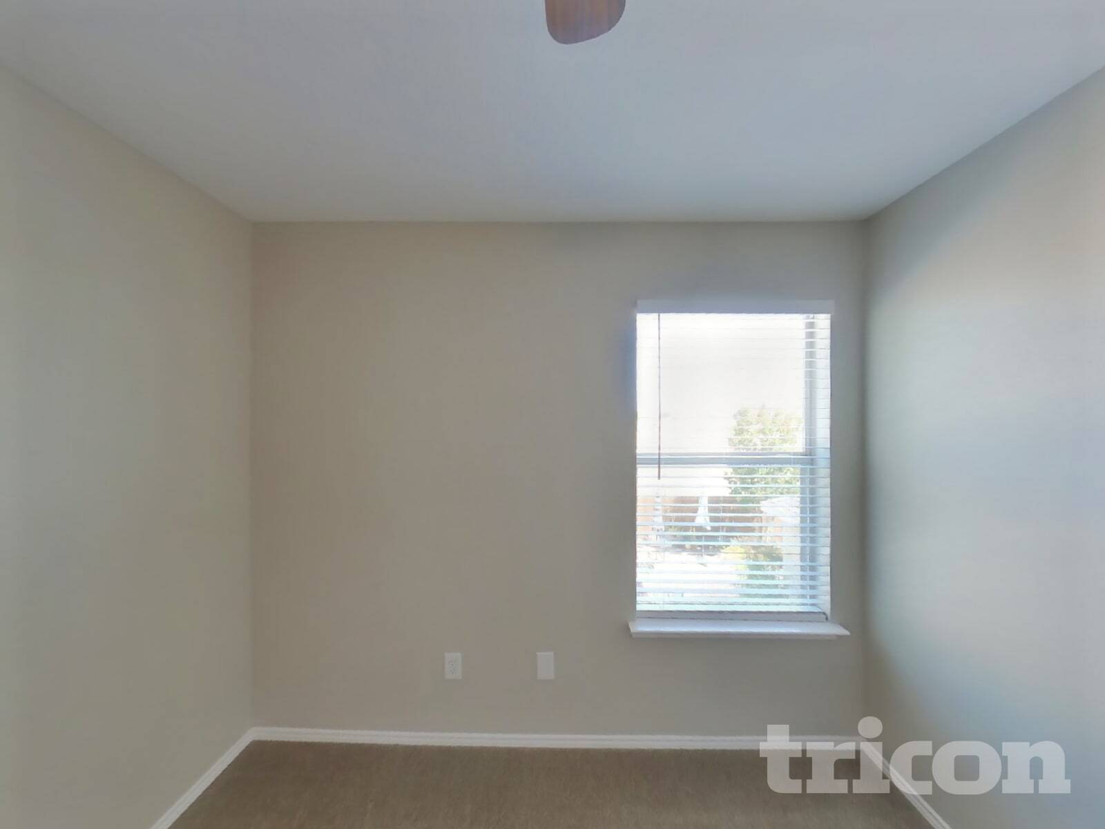 Building Photo - 1441 Pine Ln