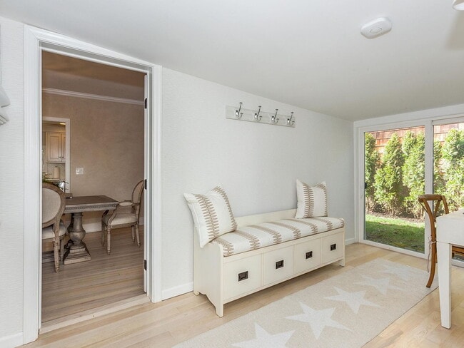 Building Photo - 4-Bed Oasis in Old Greenwich - Spacious 1,829 Sq Ft with 2 Full Baths!"