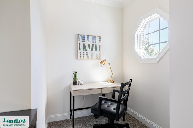 Building Photo - 2118 Silvercrest Dr