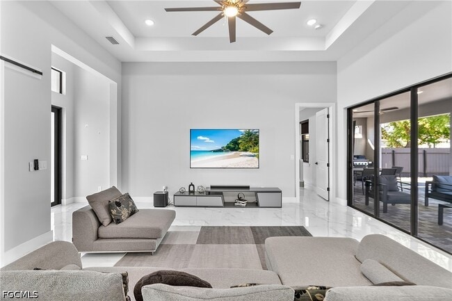 Building Photo - 118 NW 2nd Ave