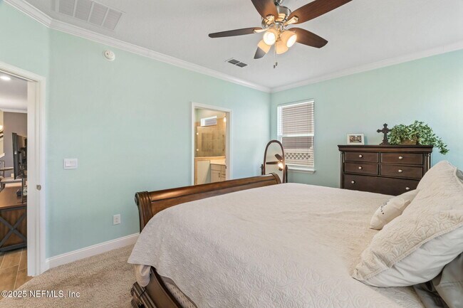 Building Photo - 121 Thistleton Wy