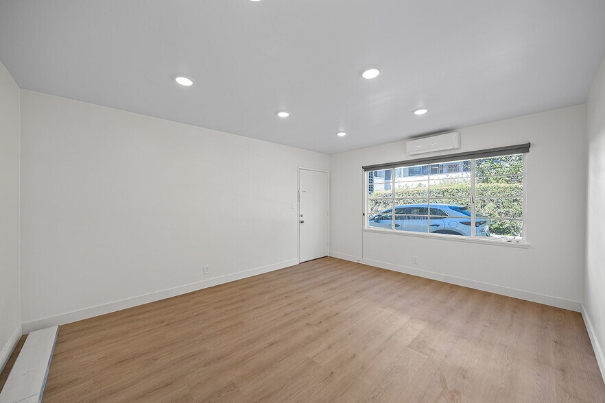 Building Photo - 426 S Los Robles Ave