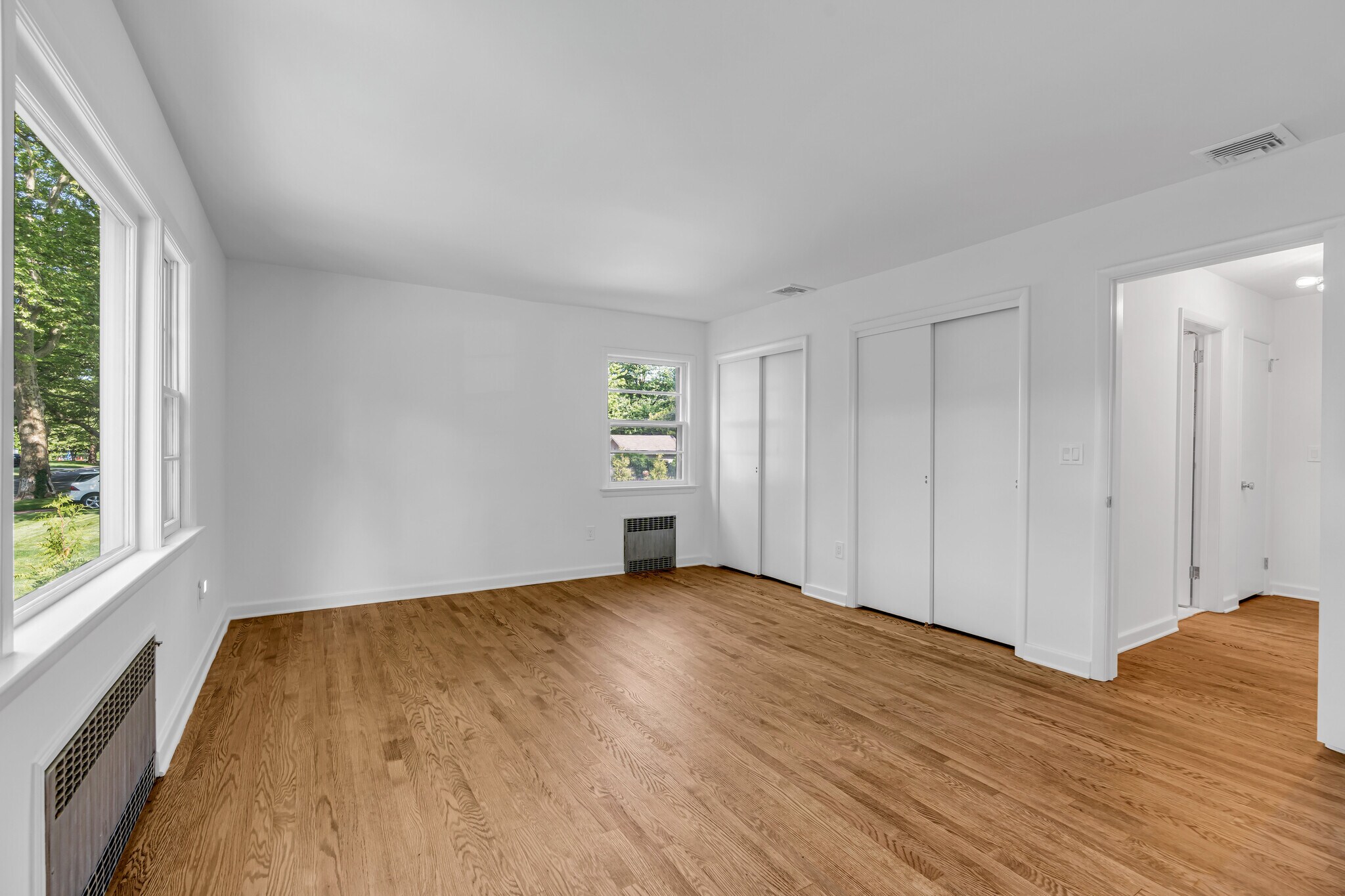 Building Photo - 711 Raymere Ave