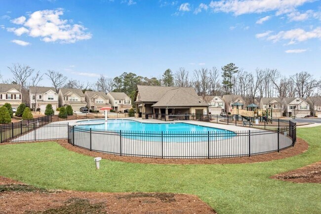 Building Photo - 4920 Breezewood Cir