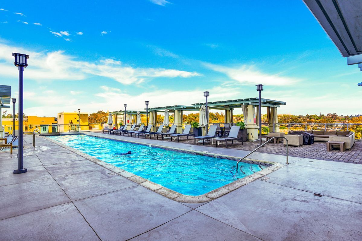 Building Photo - 850 Beech St