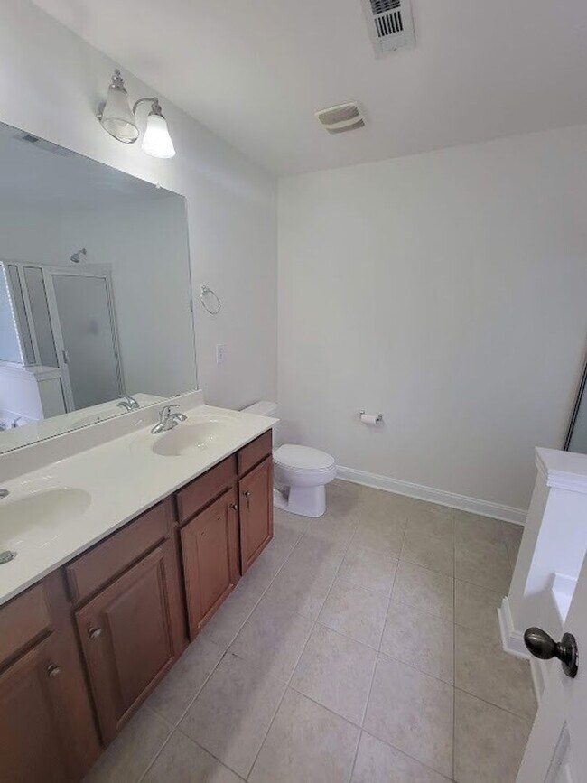 Building Photo - Spacious 4BR Home in Waterlyn in Mooresville