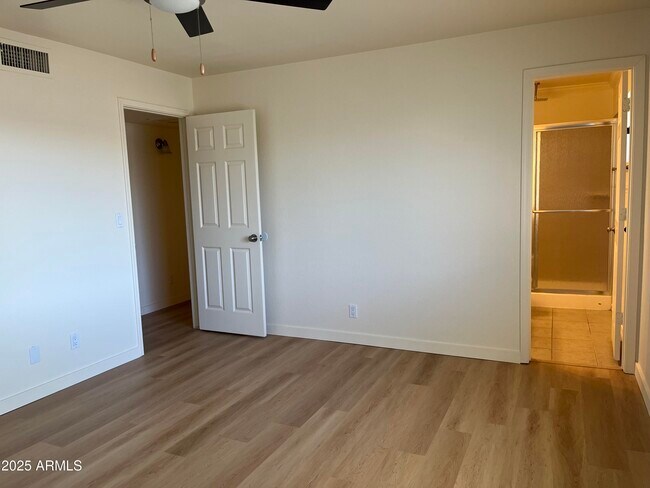 Building Photo - 626 N Hosick Cir