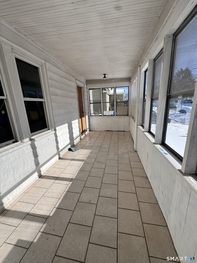 Building Photo - 269 Helen St