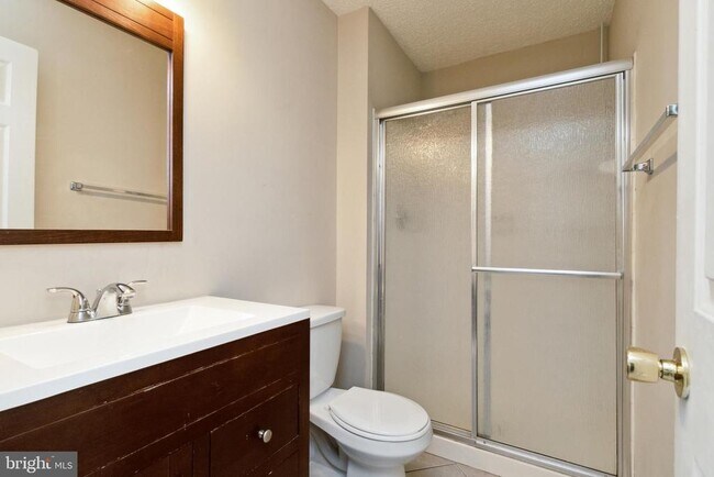 Building Photo - 9260 Niki Pl